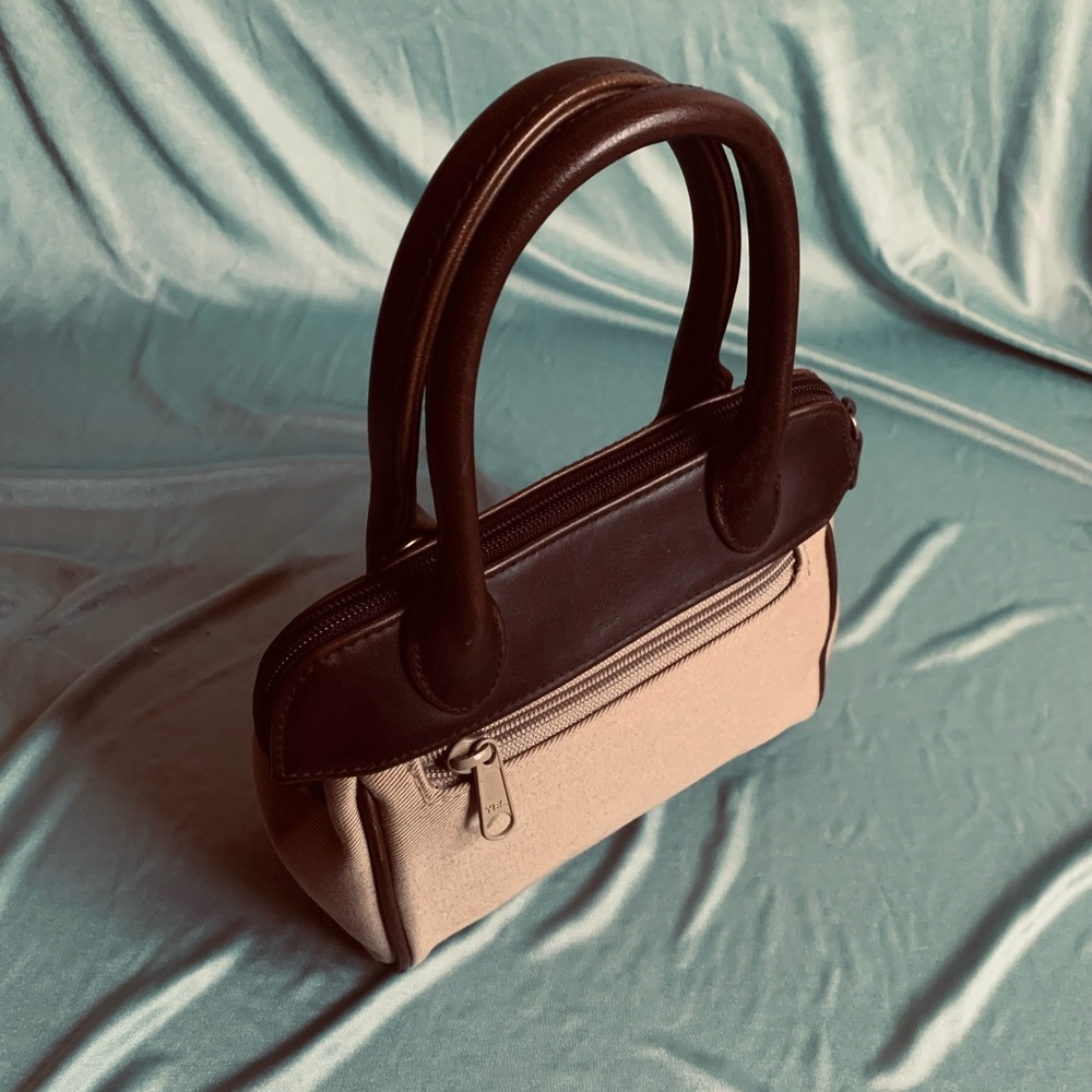 LIZ Claiborne’s mini handbag. - Picture 2 of 9